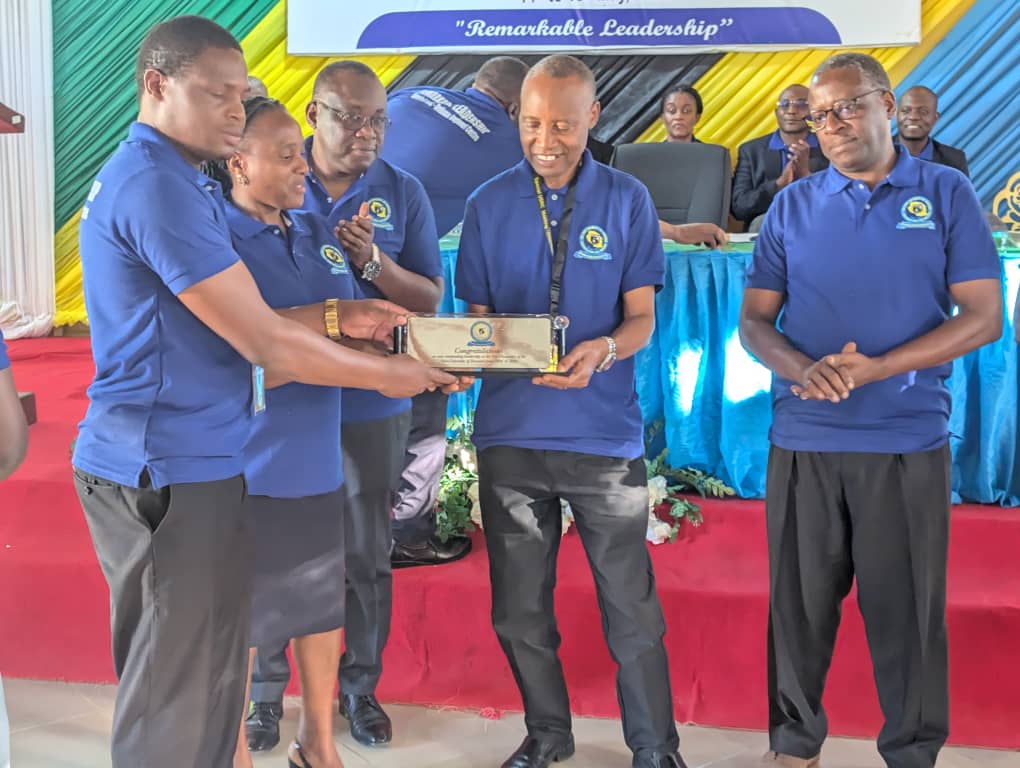 WANAFUNZI OUT WALIA NA CHANGAMOTO ZA HUDUMA ZA MTANDAO